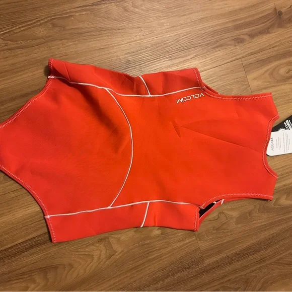Volcom women’s Red/Orange One Piece wetsuit bathing suit - Picture 3 of 5